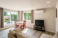 Cozy 2BR w/WiFi and AC Near UW, Northgate, Golf & All Amenities in Shoreline Các khách sạn ở Shoreline