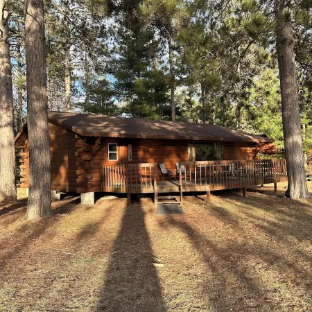 3-bedroom lake front cabin on Chippewa Flowage -Dun Rovin Road - Hayward, WI