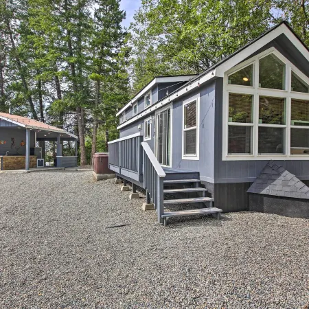 Eureka Tiny Home w/ Hot Tub & Community Beach!