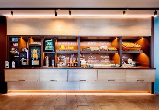 호텔 조식 및 편의시설