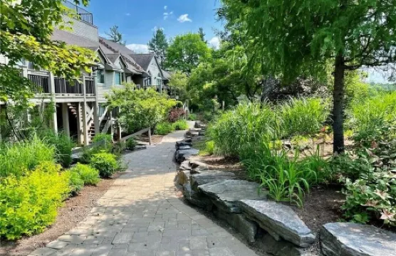 Restful 1 Bed Lakefront Condo in Muskoka