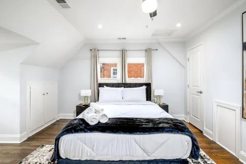 2 Story Oasis: 30+Days + Large Yard/Pet Friendly Hotels in Chillum