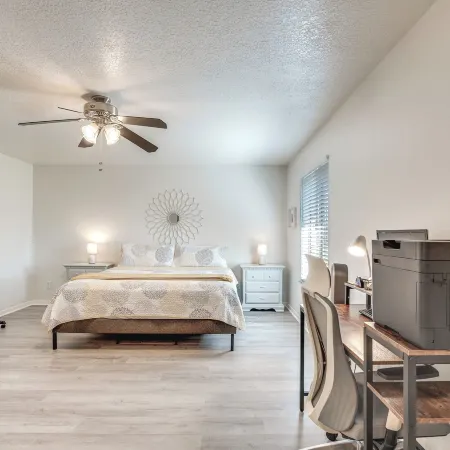 Heated Pool & 4-in-1 Grill: Spring Hill Haven!