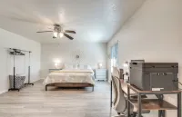 Heated Pool & 4-in-1 Grill: Spring Hill Haven! - chambre d’hôtes
