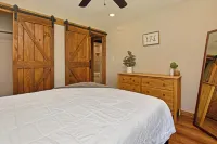 Modern and Spacious Cabin w/ Firepit - Walkable to Beach & Close to Town!