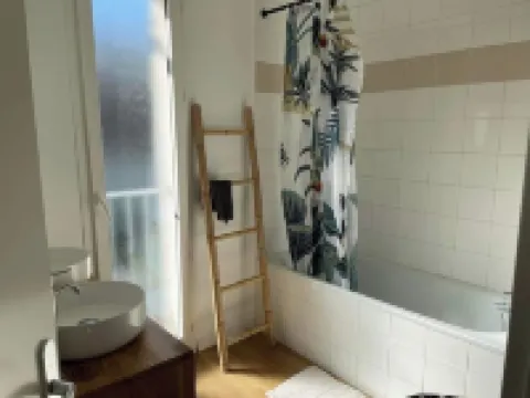 House with 40-50 m2 garden. 2 outdoor parking spaces.