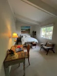 Charming 1-bedroom cottage in serene Malibu with WiFi
