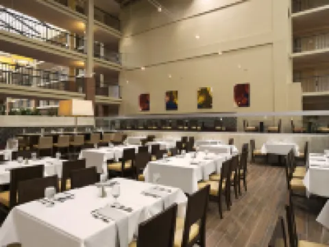 Embassy Suites by Hilton Cleveland Beachwood Hotels in Beachwood