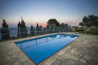 Pool Villa Perivoliou walking distance to 4 beaches, near Mamma Mia Church - Pools