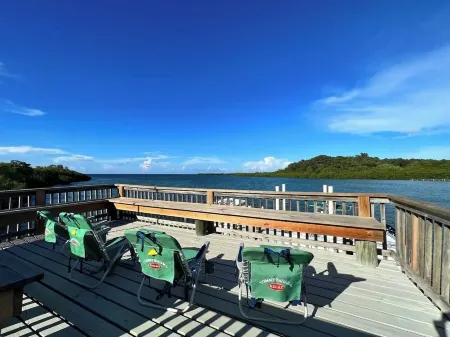 Charming 1BD/1BA Cottage with View of Man O' War Harbor, A/C and WiFi