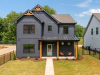 5 Min to Lakepoint! Sleeps 14. New 4 Bdrms/3.5 Bths w/ Office. Owner Managed. Hotels in Emerson