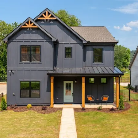 5 Min to Lakepoint! Sleeps 14. New 4 Bdrms/3.5 Bths w/ Office. Owner Managed.