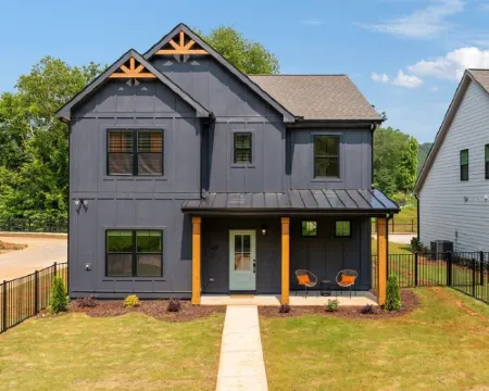 5 Min to Lakepoint! Sleeps 14. New 4 Bdrms/3.5 Bths w/ Office. Owner Managed. Hotels in Emerson