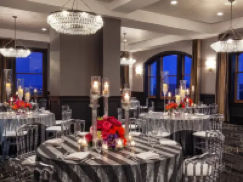 DoubleTree by Hilton Youngstown Downtown Hotels in Mahoning County