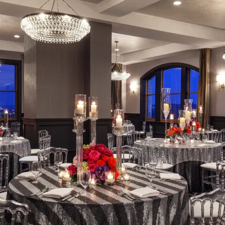 DoubleTree by Hilton Youngstown Downtown