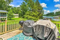 Beautiful Lakefront Retreat w/ Dock & Grill! - Haustierfreundliche