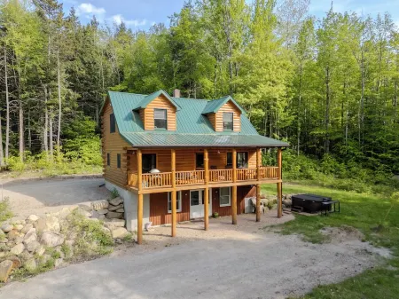 4Bed 3Bath Cabin w/ Hot Tub Near North Conway #TheIntervaleCabin