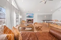 Luxury Lakefront Escape - 25 mins from Lake Geneva w/ Boat Rental