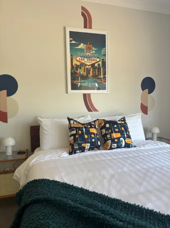 Yarrawonga by Twin Palms - Luxury Family Retreat Отели рядом с достопримечательностью «Lake Mulwala Swimming Pool»