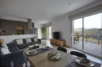 Casa de Nueva Construcción con Vistas al Mayor Embalse de Andalucía Hotel a Iznajar