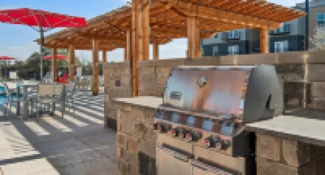 “NEW” Studio with pool, Baylor Medical, CO River, Lakes, WiFi, games, gym, tv