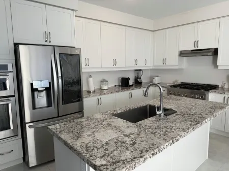 Luxe Stays New Stunning Luxury Modern Retreat - Dedicated Workspace Отели рядом с достопримечательностью «Заповедник Эннискиллен»