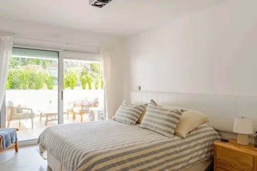 2 minutes to the beach! Family-sized condo in the heart of Punta del Este