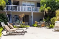 East Haven Tropical Escape. Off Atlantic Ave!!