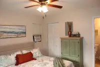 New Listing! King Bed/Ice Machine/Boat Parking