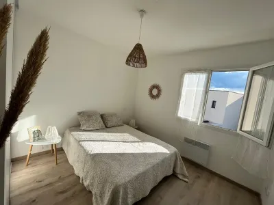 Maison Très Proche des Plages de Valras et Sérignan Hôtels à proximité de : Camping Le Bellevue 4 étoiles à Valras Plage avec parc aquatique - Hérault