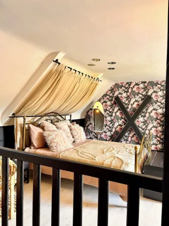 An exceptional night in a Love Room - spa, sauna & champagne