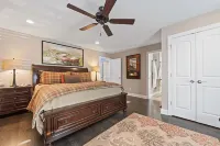 New Luxury Lakefront Home with Dock, Hot Tub, Fire Pit, SUP Boards and Kayaks!!