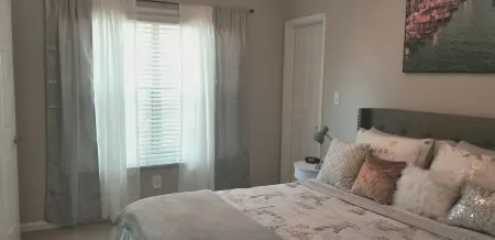 Cozy Couples Retreat By Royal T. - Privately Gated w/Resort-Style Pool & Gym