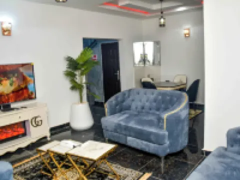 Slim Anyaiwe Apartments Hotéis em Agbor