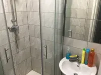 Beautiful one room suite close to coventry city centre with free parking