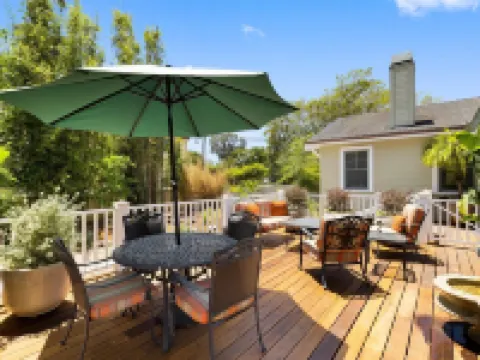 Montecito Beach House w/Hot Tub & Cold Plunge - Walk to Beach and Restaraunts Hotels in Montecito