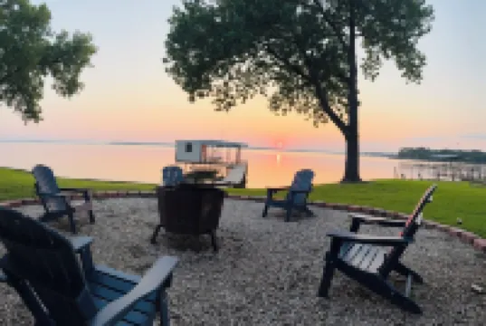 Private Dock, Boat Lift, Game Room, Fire Pit - Newly Remodeled Home