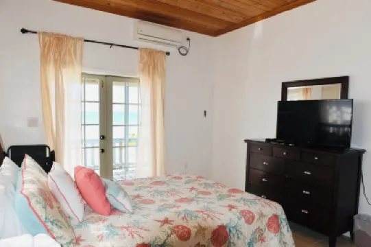 Private Beach front cottage  호텔