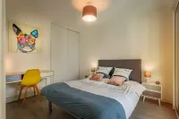 Cosy Apartment with Large Balcony and Private Parking