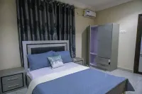 2 bedrooms apartment, 4 guests, Starlink WiFi, DSTV, Netflix, free parking Các khách sạn ở 