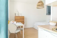 Ideal stay, with beaches, ponds and tramway just around the corner! Apt 2 Hotels in Perols