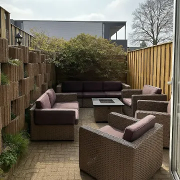 20 minutes to Amsterdam