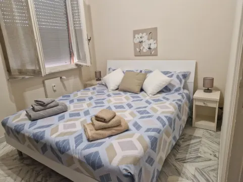 Luna apartment with free parking.