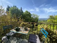 Michèle's house located in the heart of the village of Goult Hotels in Goult