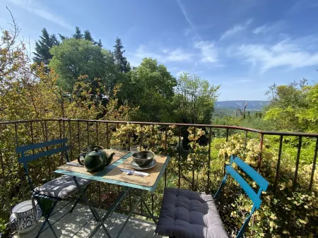 Michèle's house located in the heart of the village of Goult Отели в г. Гульт