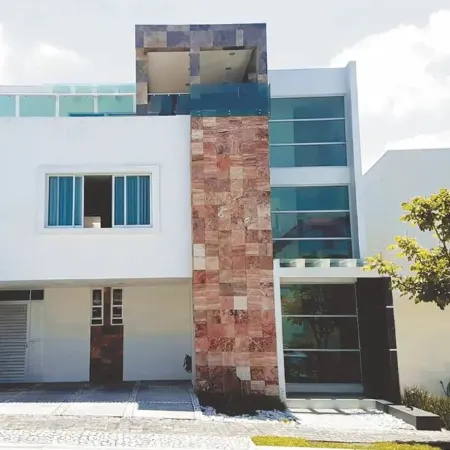¡casa Grande y Cómoda! Súper Ubicación, Seguridad y Tranquilidad en Angelópolis
