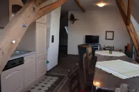 Ferienwohnung Jesus - Großzügiges Loft mit Blick auf Burg und Kirchturm فنادق في Kevelaer