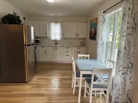 Charming 2 bedroom tourist cabin only 5 min walk from sandy shore of Balm Beach.