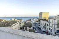 Luxury Palace - Penthouse by the sea Luxury penthouse 100 meters from the sea Hotels in Pozzallo