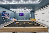 Lake Travis Resort-Style Amenities + Game Room! Welcome to Point Venture, TX